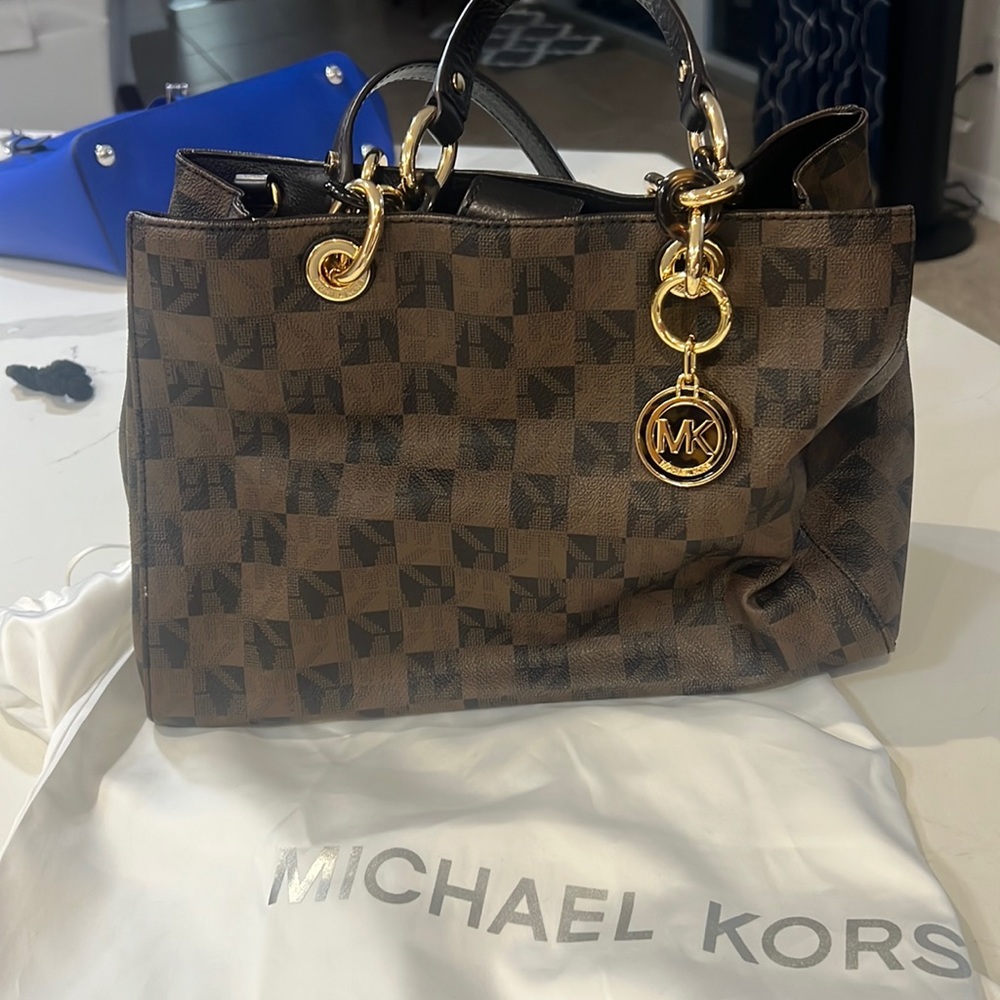 Michael Kors purse